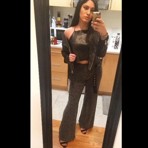 Meet your Posher, Dani - Picture 2 of 6